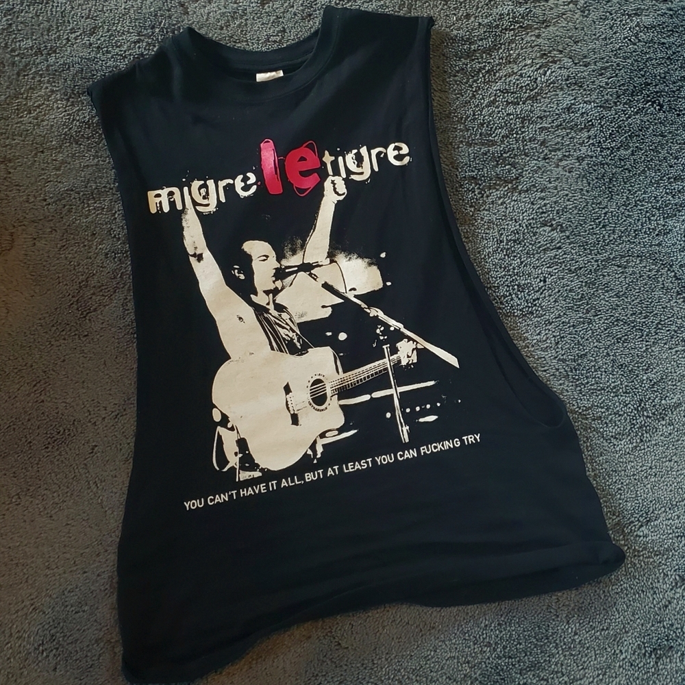 😍🤘 RARE VINTAGE LE TIGRE MUSCLE TEE